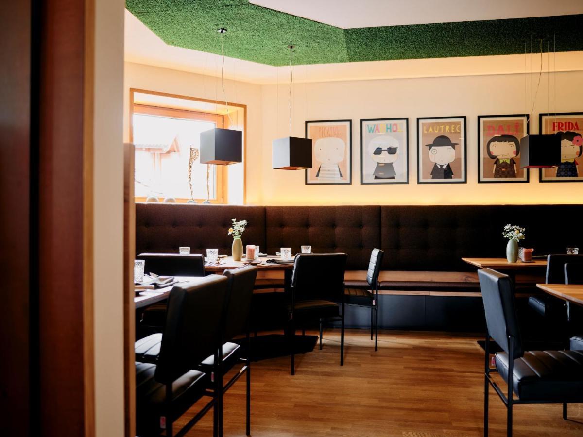 Arx Guesthouse 斯拉德明 外观 照片