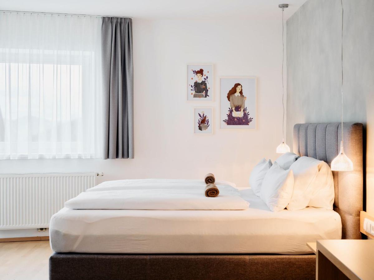 Arx Guesthouse 斯拉德明 外观 照片