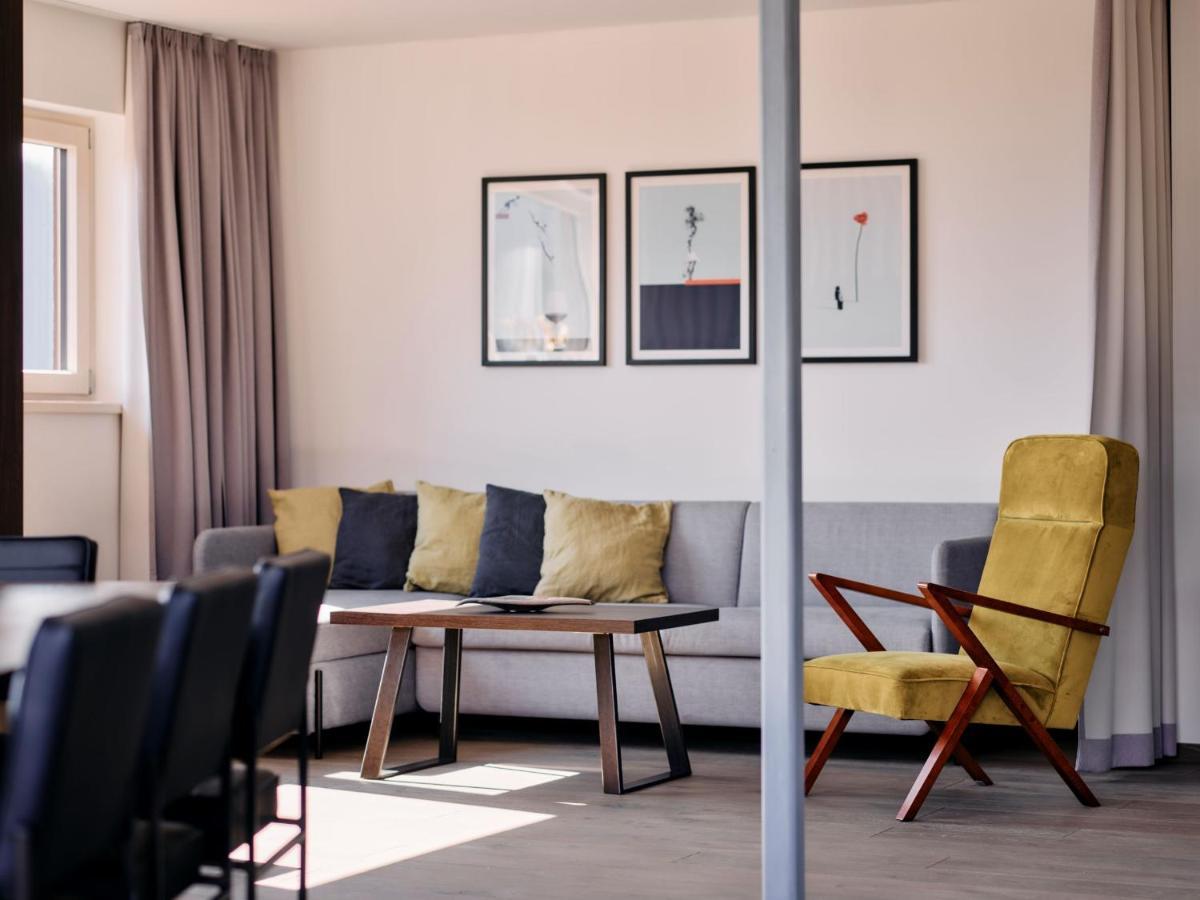 Arx Guesthouse 斯拉德明 外观 照片